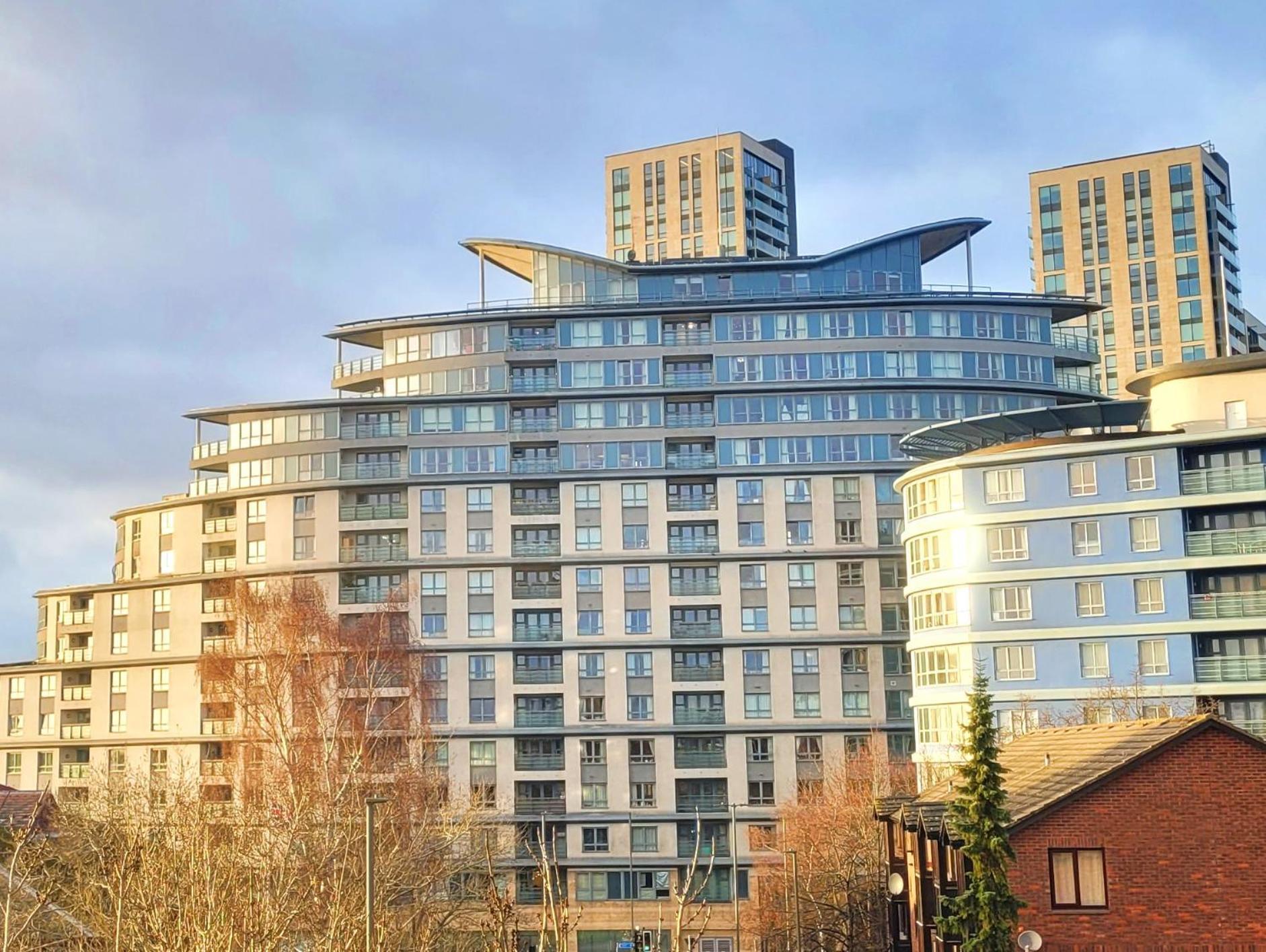 The Rose Suite Woking Exterior foto